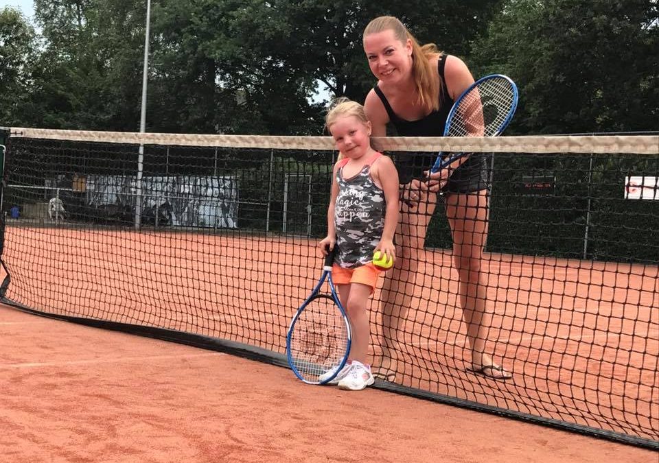 Tennis een sport voor het hele gezin Tennisschool Lucardie